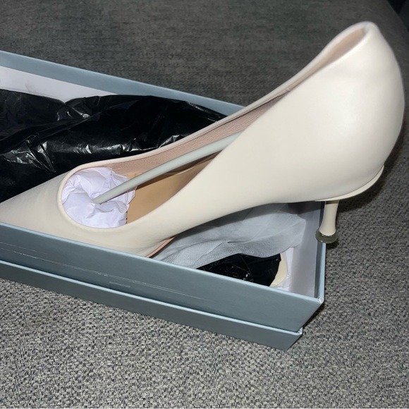 NWT✨ C.Paravano White Pointed Pump Heels - Picture 14 of 16